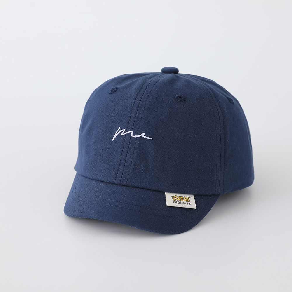Dziecięca czapka baseballowa w – Embroidery Letter recenzja i cena