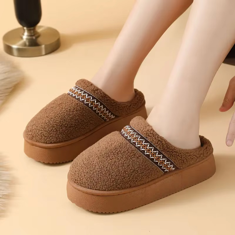 Zimowe ciepłe pluszowe kapcie  – Embroidery Yes recenzja i cena