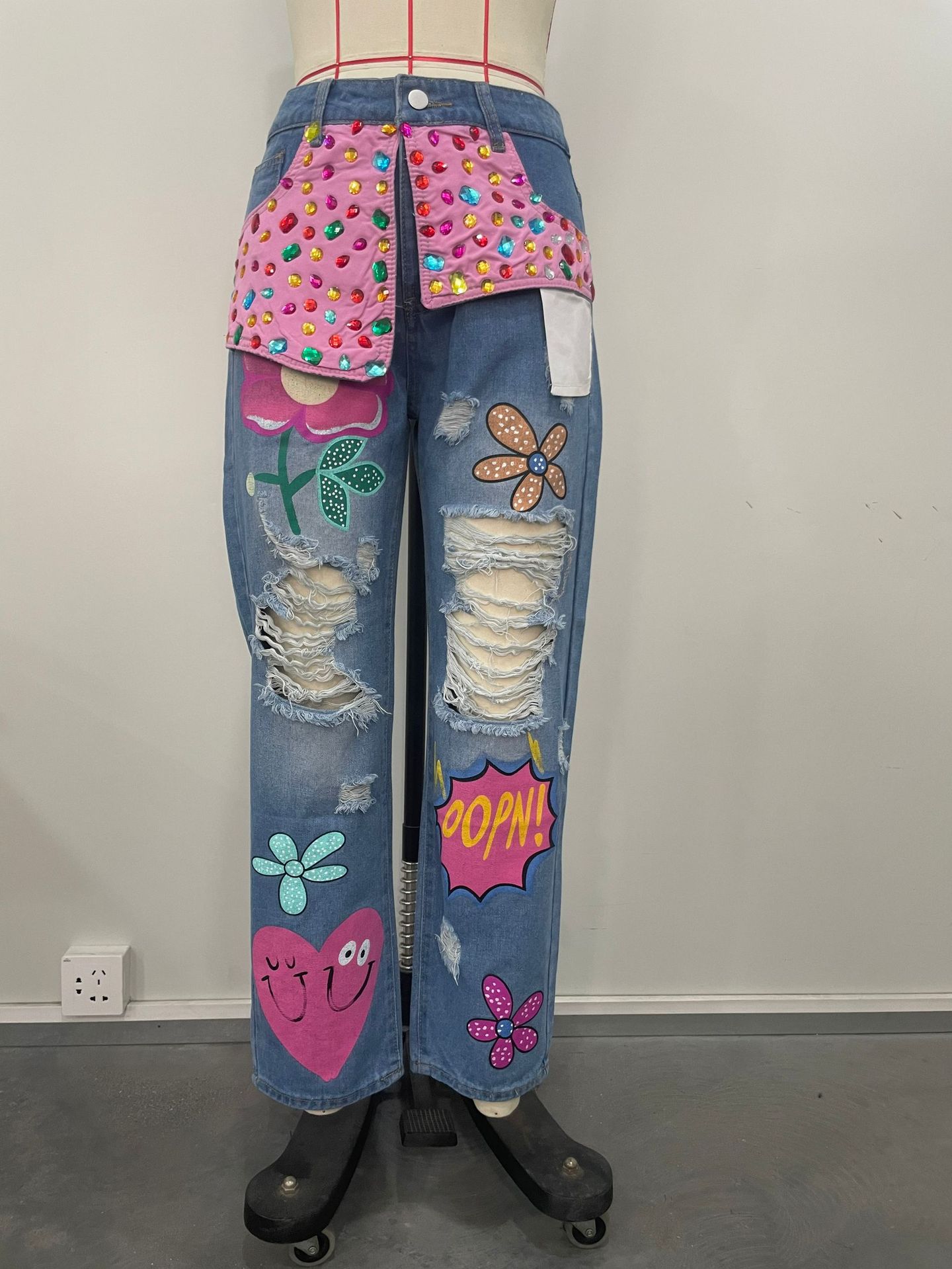 Szykowne damskie wiosenne kwia – Embroidery Jeans Sakura recenzja i cena